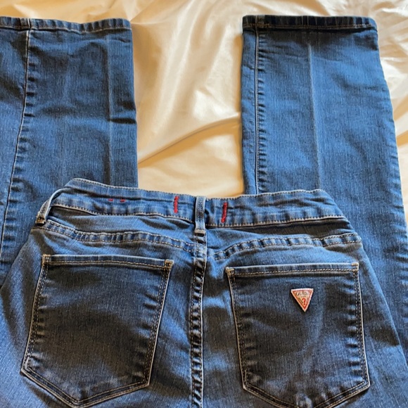 Ladies size 28 guess jeans - Picture 3 of 3